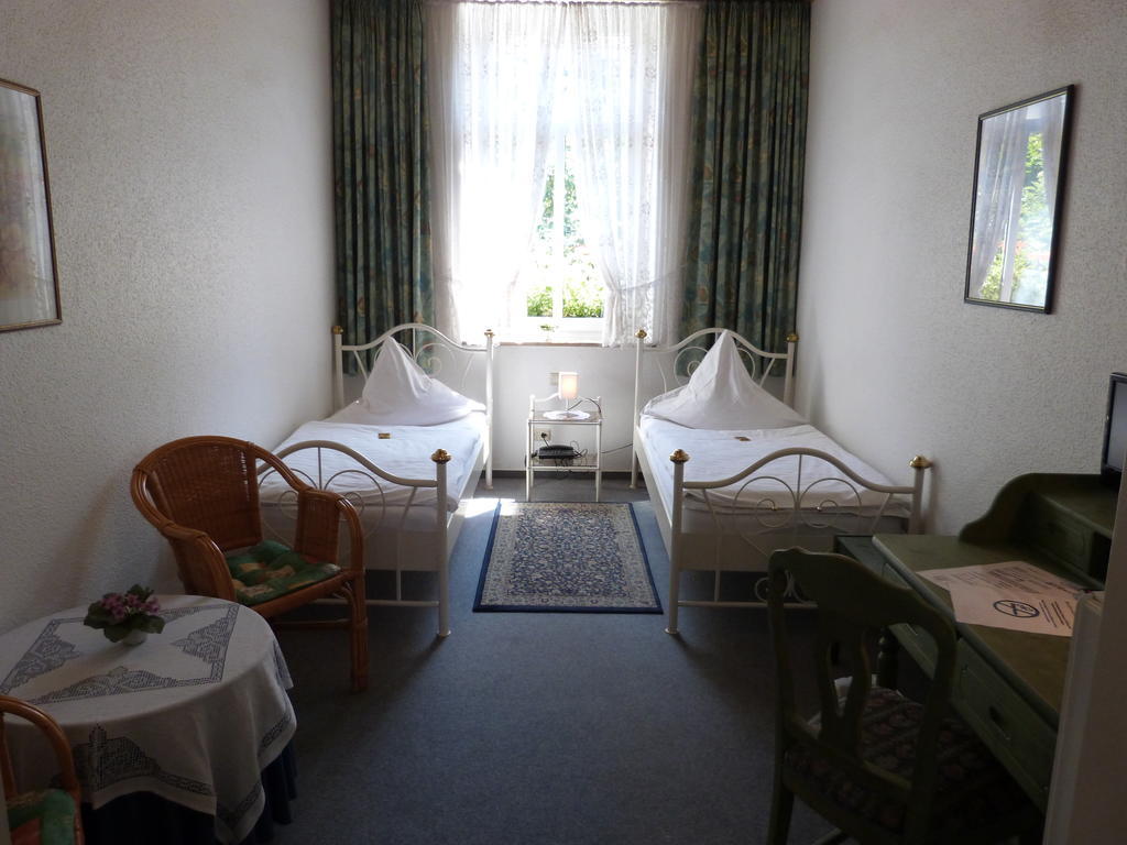 Hotel Jaegerhof Mayen Room photo